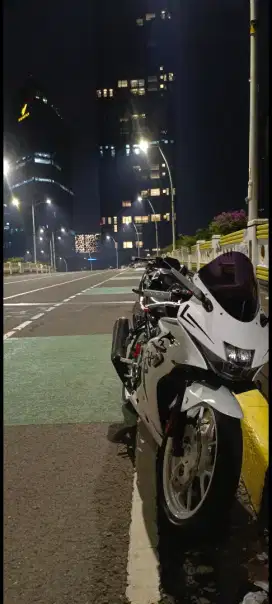 Dijual gsx R 150 Keyless
ss lengkap stnk bpkb faktur