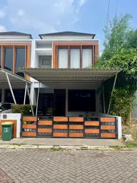 I Dijual rumah siap huni daerah metland terawat