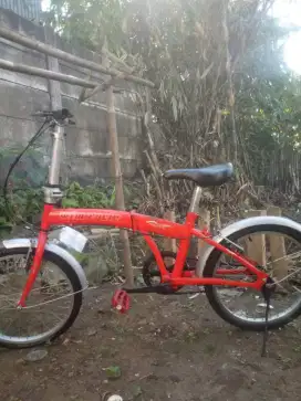 Sepeda lipat no minus ban aja kempes tinggal isi angin