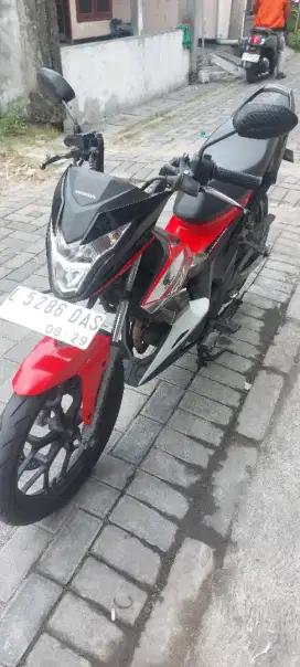 Dijual sepeda motor honda sonic 150