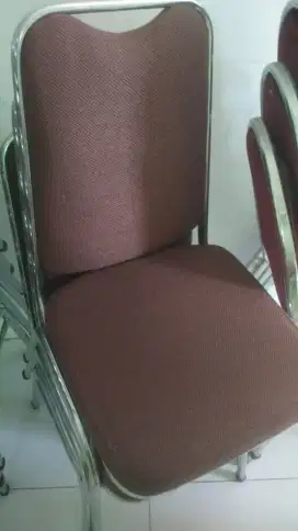 BORONGAN KURSI FUTURA
