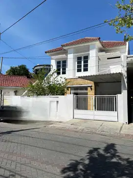 06.disewakan rumah  2 lantai kosongan di dharmahusada Lt 190m hanya 75