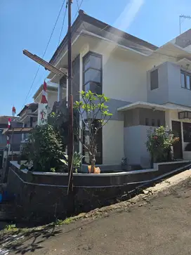 Sewa rumah bagus siyap huni di saung bojong koneng Regency, bandung ba