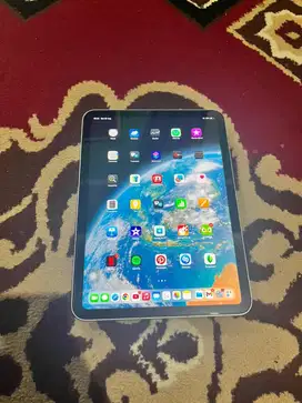 iPad A16 (11) 128GB Silver / 2025  – Mulus, Pemakaian 2,5 Bulan