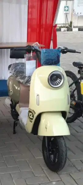 Genio Vestra L2 E Moped 14 inci