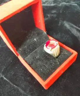 Cincin merah siam