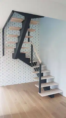 tangga rebah besi minimalis