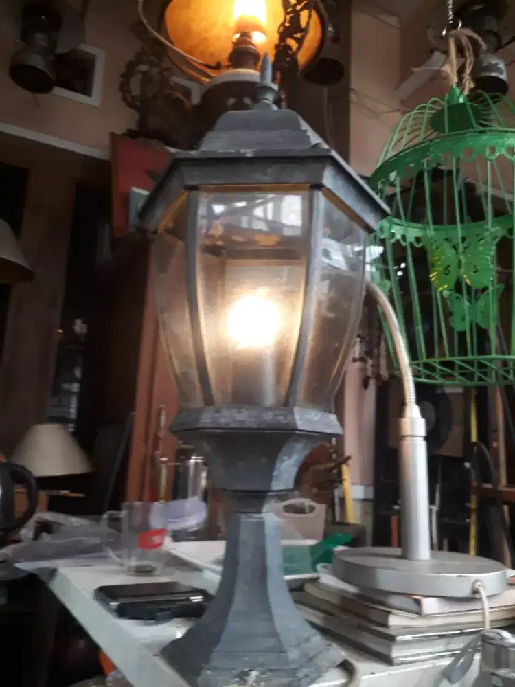 Lampu taman antik