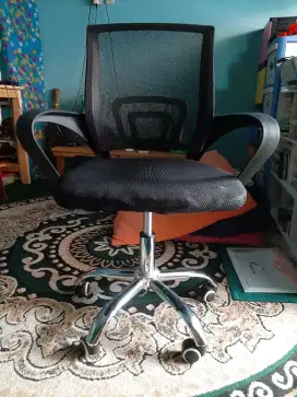 Kursi Kantor / kursi putar