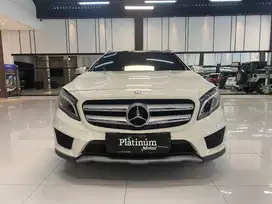 MERCEDES BENZ GLA 200 AT