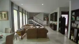 Dijual Rumah Asri  Tenang dan Sejuk Dalam Komplek Perumahan Cigadung