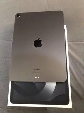 For Sale iPad Air 5 64GB Space Gray Wifi LIKE NEW YA