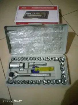 Kunci kunci obeng