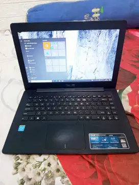 Laptop Asus X453M Ram 8gb/SSD  .batre awet . Murah