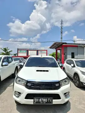 Hilux 2017 G DC manual. Km 137rb
