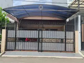 Dijual Cepat! Rumah Cantik 1,5 Lantai Fully Furnished di Janur Asri Ke