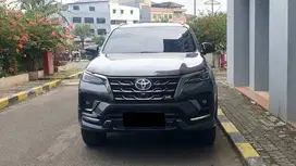 Toyota Fortuner VRZ GR Sport Kicksensor 2.8 Abu 2024 Like New Record