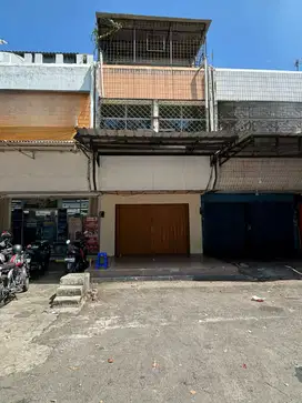 Disewakan Ruko Strategis Boulevard Raya Kelapa Gading – 3 Lantai Hadap