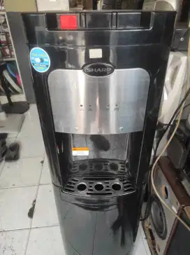 Dispenser galon bawah Sharp type SWD72EHL-BK bekas display toko