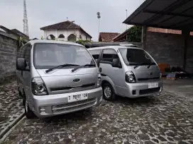 Dijual KIA TRAVELLO long Facelift 2013