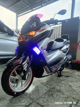 Dijual cepat Yamaha nmax 2017 hitam