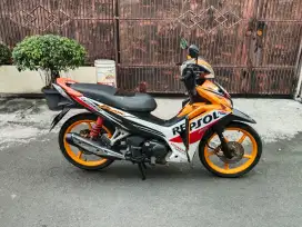 Honda Blade Repsol tahun 2014 mesin halus pajak hidup siap pakai