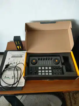 Soundcard live streaming maono e2 likenew