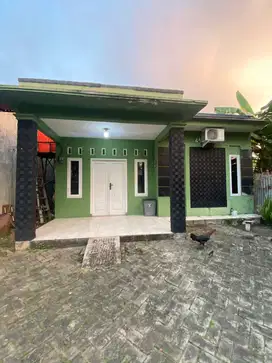DIJUAL RUMAH DI LENGKONG GUDANG TIMUR SERPONG