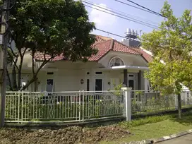 UNDER MARKET! Rumah Siap Huni Komplek Batununggal indah,Bandung