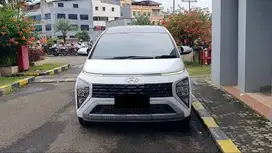 Hyundai Stargazer 1.5 Prime AT Putih 2024 NIK 2023 Like New Record