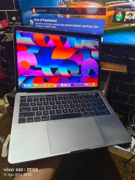 MacBook Pro 2017 Touchbar 8/256Gb Normal Bisa TT Pastinya