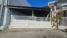 RUMAH DI PERUM GRAND CITY 9 BLOK B-17, SEKARKURUNG, KEBOMAS GRESIK