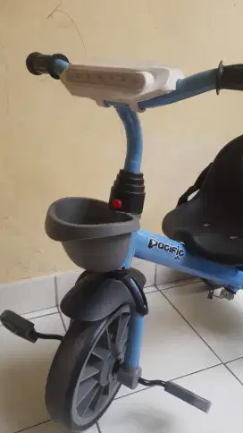 Sepeda anak roda tiga merk pacific jr warna biru muda, NEGO