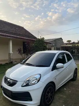 brio 2013 putih normal