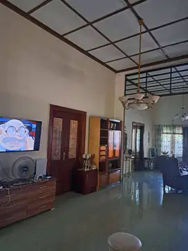 DISEWAKAN RUMAH JALAN BAWEAN