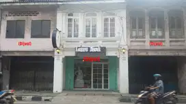 Ruko Jalan Besar Jl. MT Haryono (Seberang Toko Obat Lautan Timur)