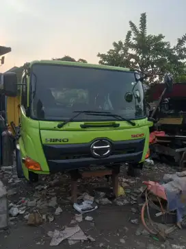 Kabin HINO 500 baru