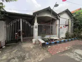 RUMAH DI PERUMNAS TNI AL, JL. INTAN 3,3 BLOK 12E-25, DRIYOREJO GRESIK
