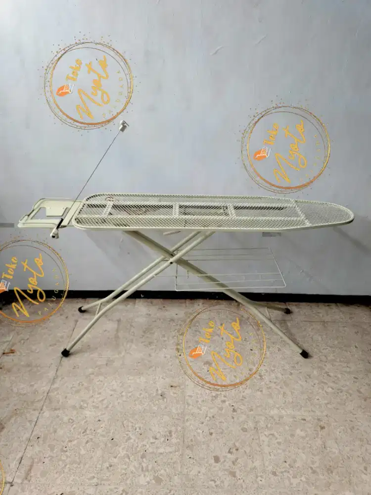 Meja setrika premium kondisi istimewa, second