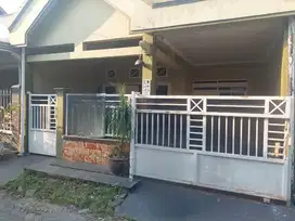 RUMAH DI JALAN MADE DADI VI NO 04, MADE LAMONGAN