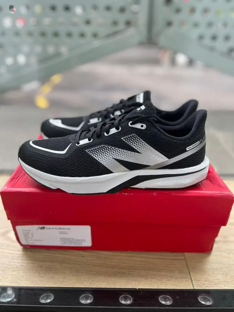 Sepatu New Balance DynaSoft Flash v7 Size 44