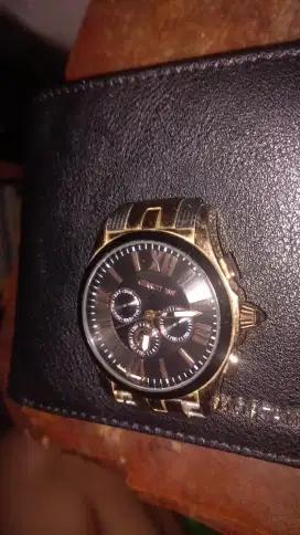 Jam tangan Ceruti 1881