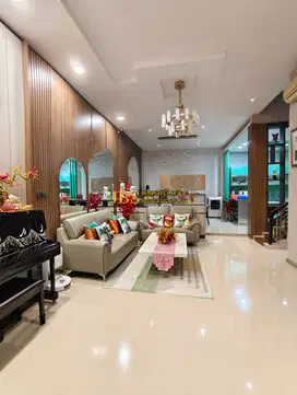 Rumah 2,5 Tingkat Dijual di Komplek Cemara Asri, Deli Serdang