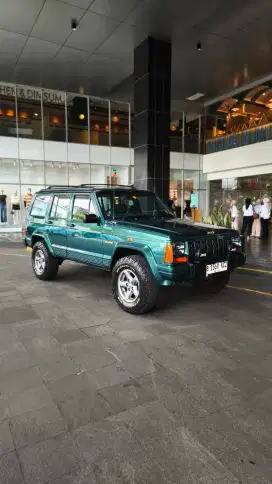 Jeep Cherokee Limited 4.0 AT 95 BFG matic antik terawat apik original