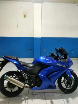 Jual cepat motor Kawasaki Ninja 250R tahun 2011