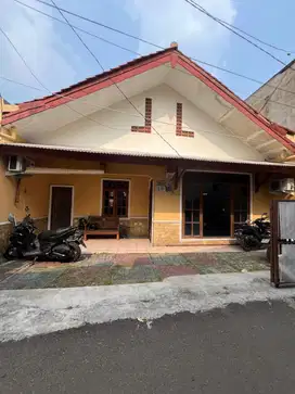 DIJUAL CEPAT RUMAH ASRI & STRATEGIS DI DEPOK – BONUS AC & WATER HEATER