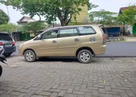 Di jual Innova V manual bensin tahun 2005