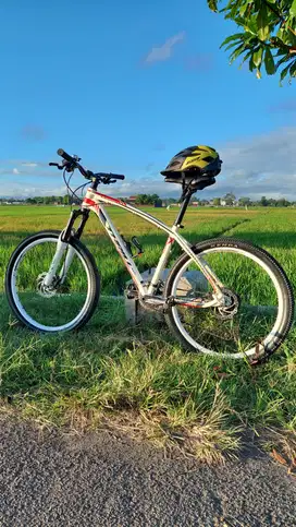 Sepeda Mtb Thrill Agent Merah Putih