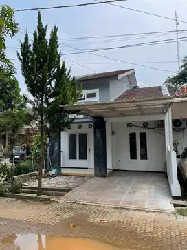 Rumah Puri Kristal Bintaro Sangat Strategis Dekat Stasiun Jurang Mangu