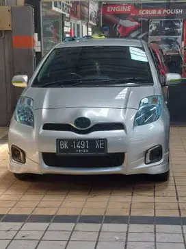 Di Jual 1 Unit Mobil Yaris Silver